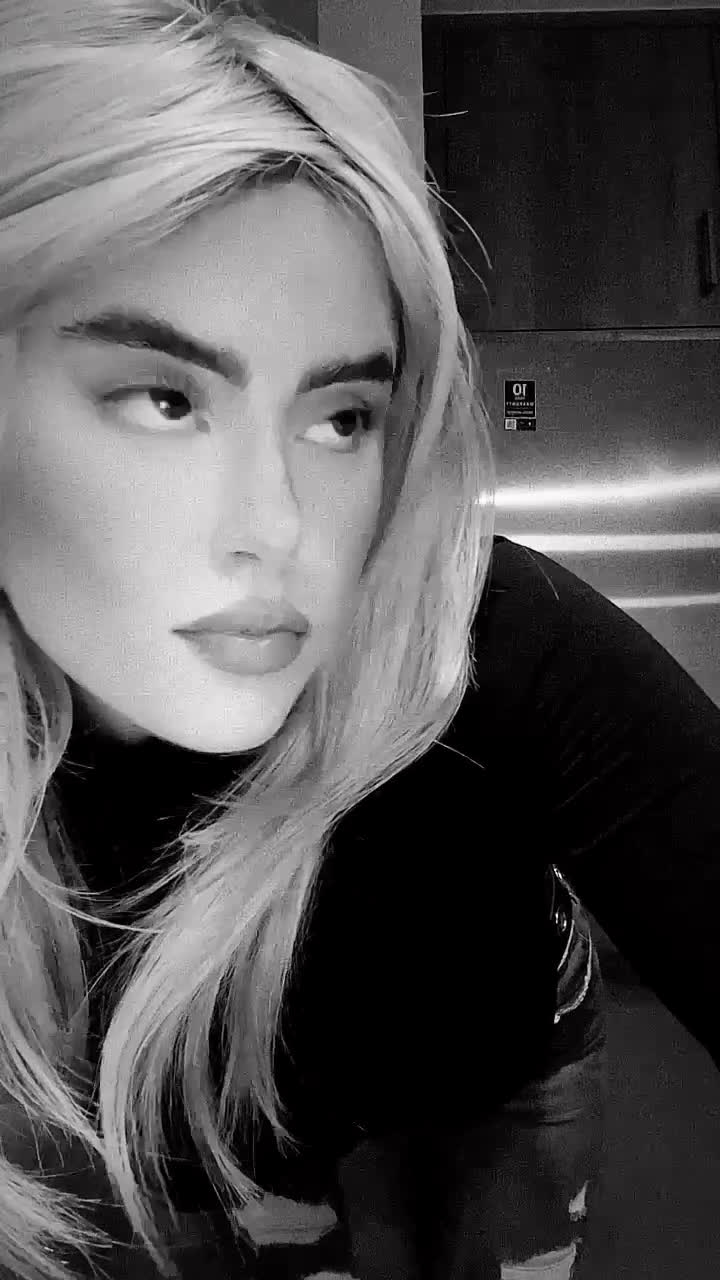 Video 917992 from Kiiara