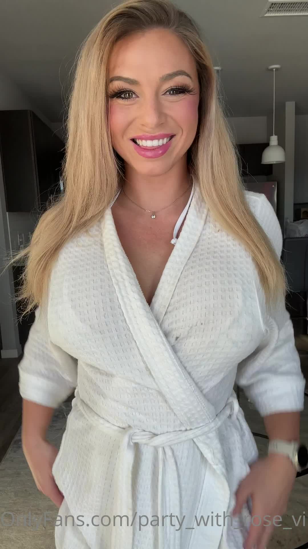 Video 918864 from Party_with_rose - rosycheeks-69