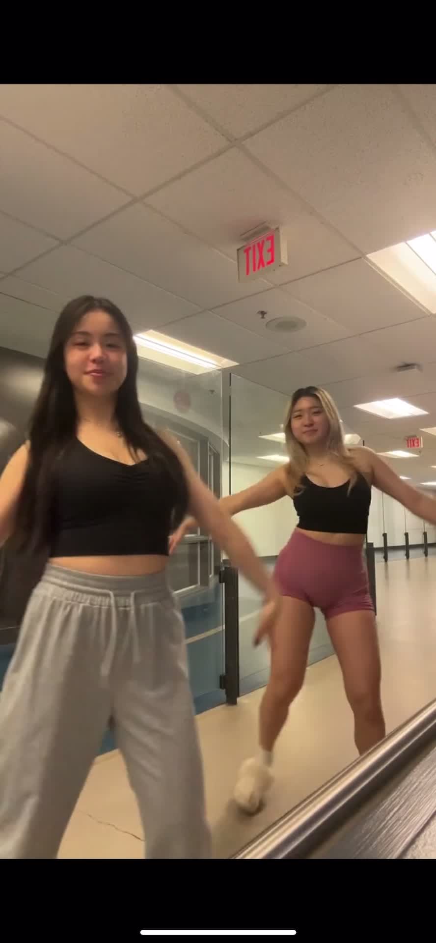 Video 918880 from mii.lily