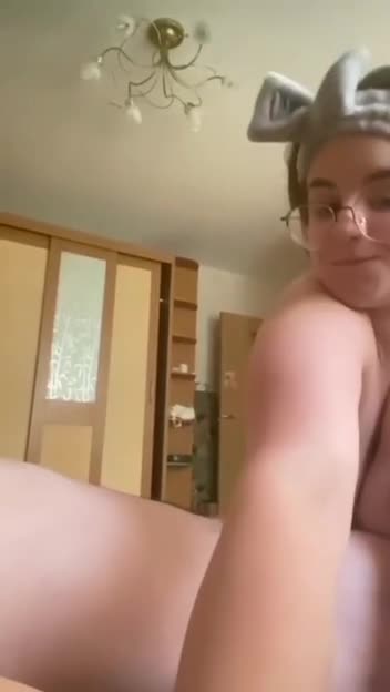 Video 924020 from Anna Usakova / Molly Evans