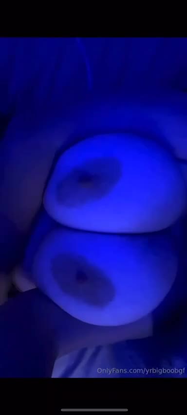 Video 924637 from Emma Kelley | yrbigboobgf