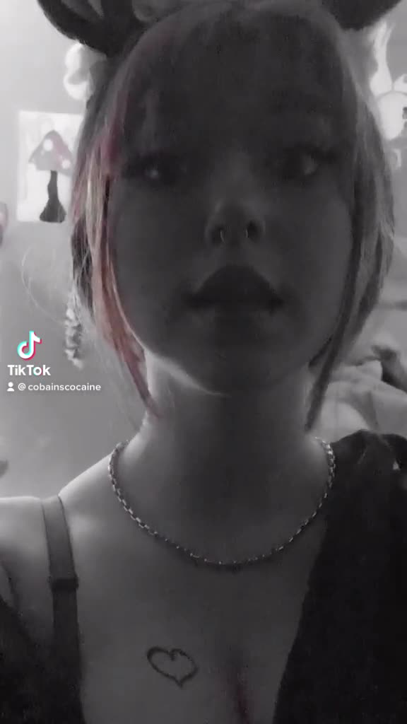 Video 924653 from Emma Kelley | yrbigboobgf