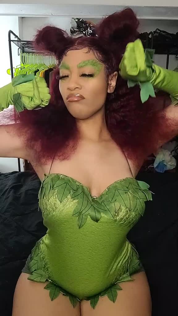 Video 934660 from Animated_Aja/NaughtyByNelly/ThighlyInfluential