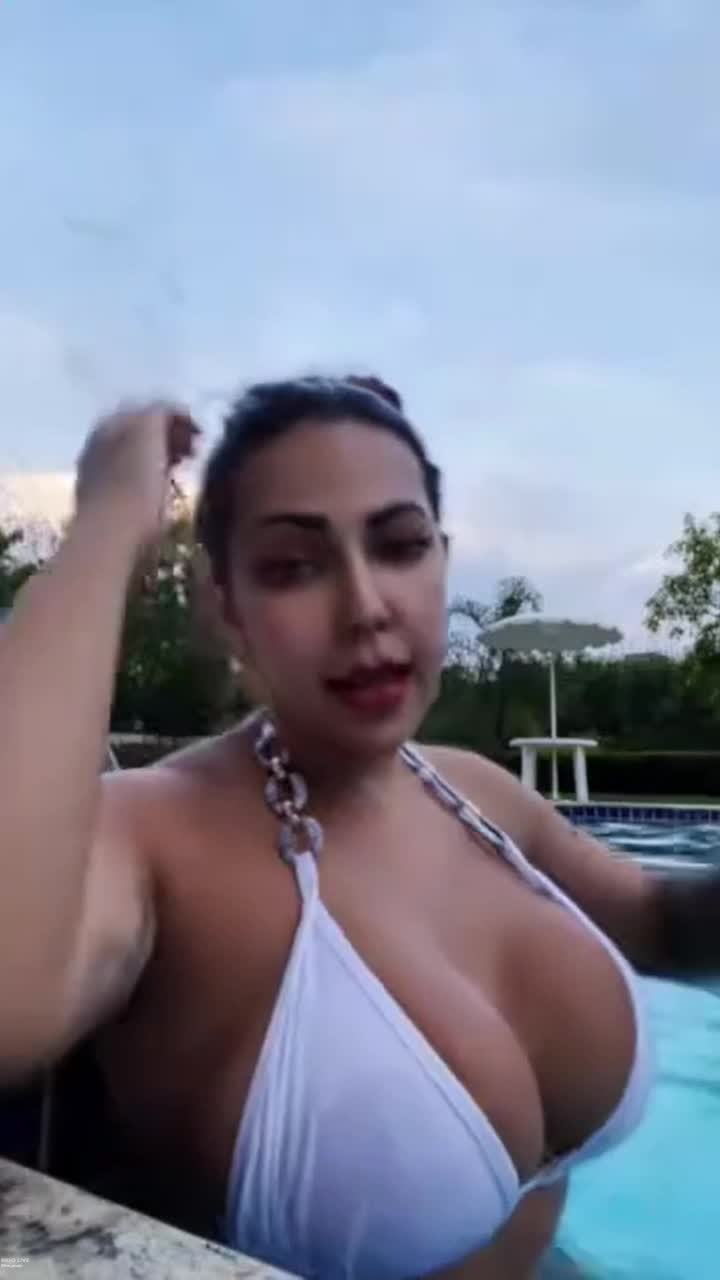 Video 939428 from Verônica Araújo