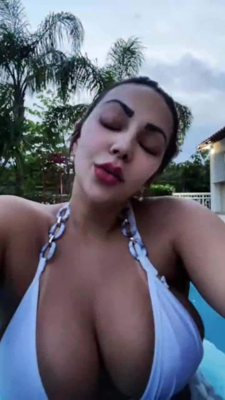 Video 939430 from Verônica Araújo