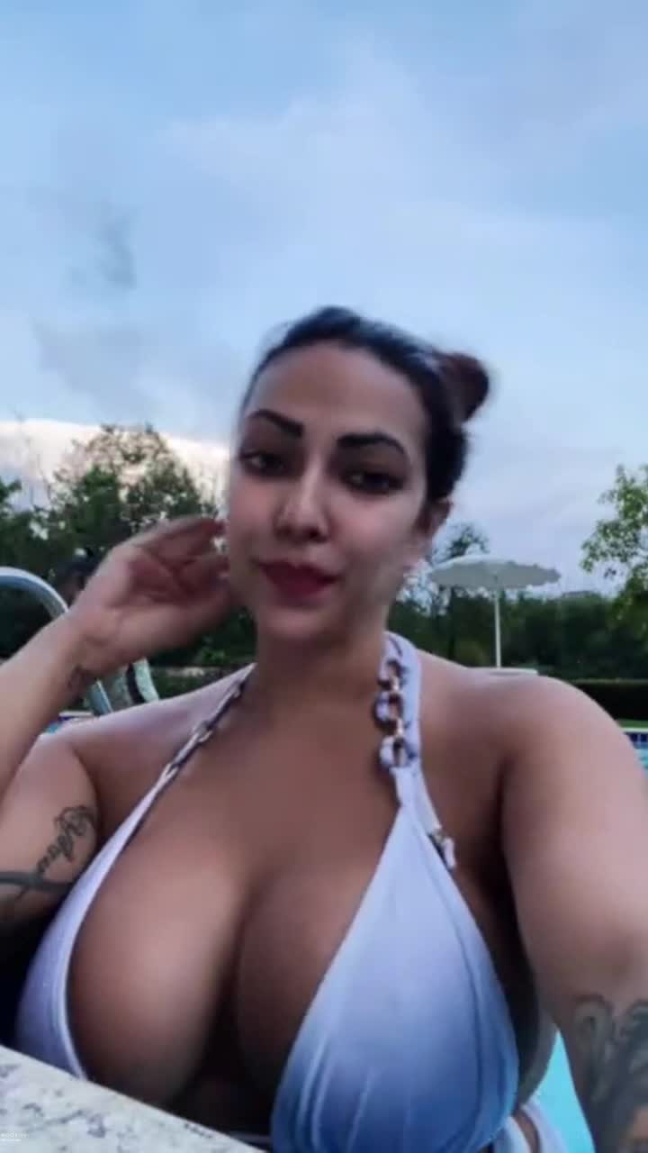 Video 939434 from Verônica Araújo