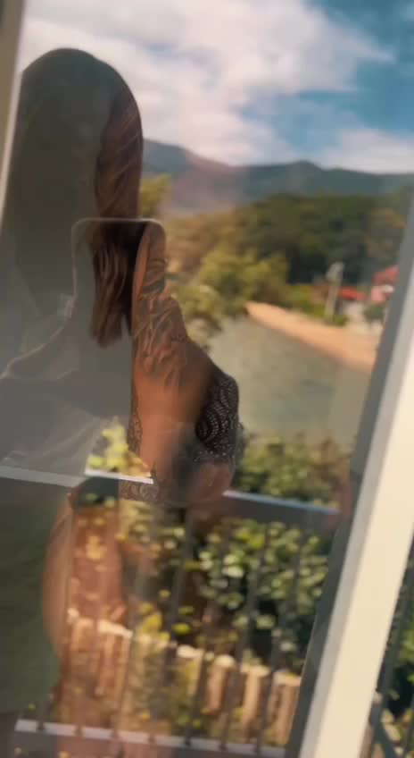 Video 942833 from Monique Amin