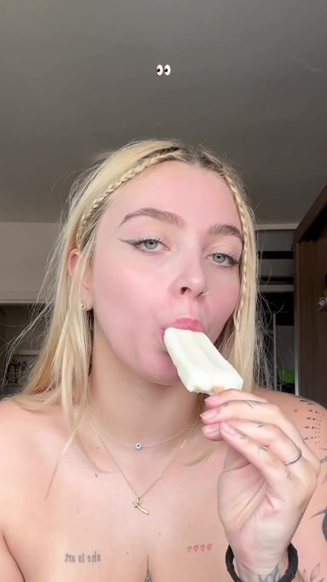 Video 948045 from Stef @mwndstef