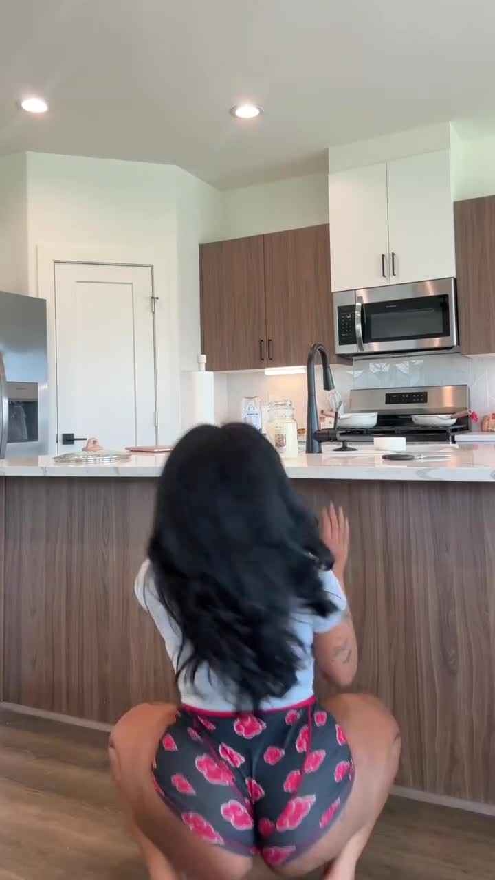 Video 948050 from kttyverse / kttiemilk