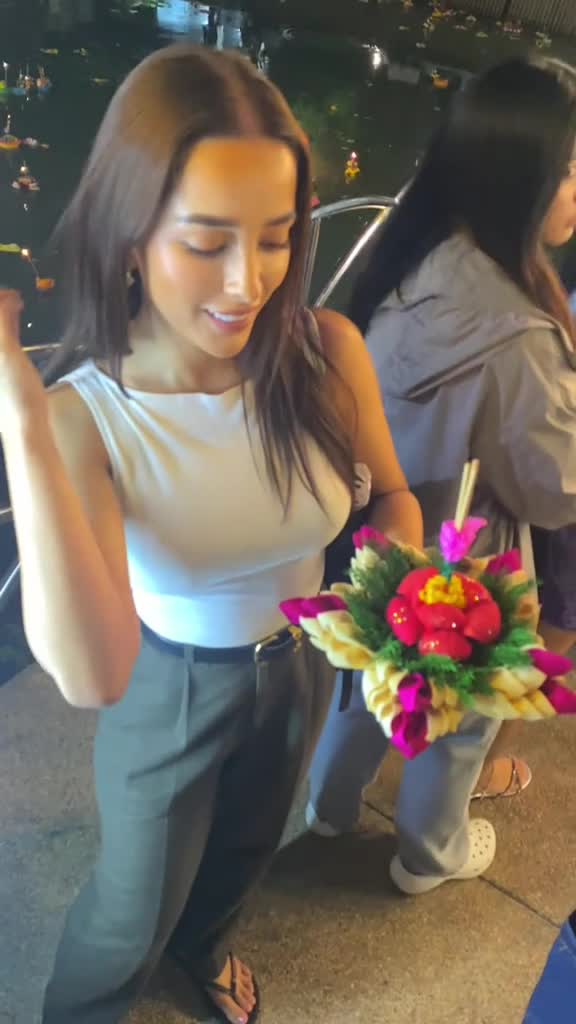 Video 948344 from Amy Viranya Berry