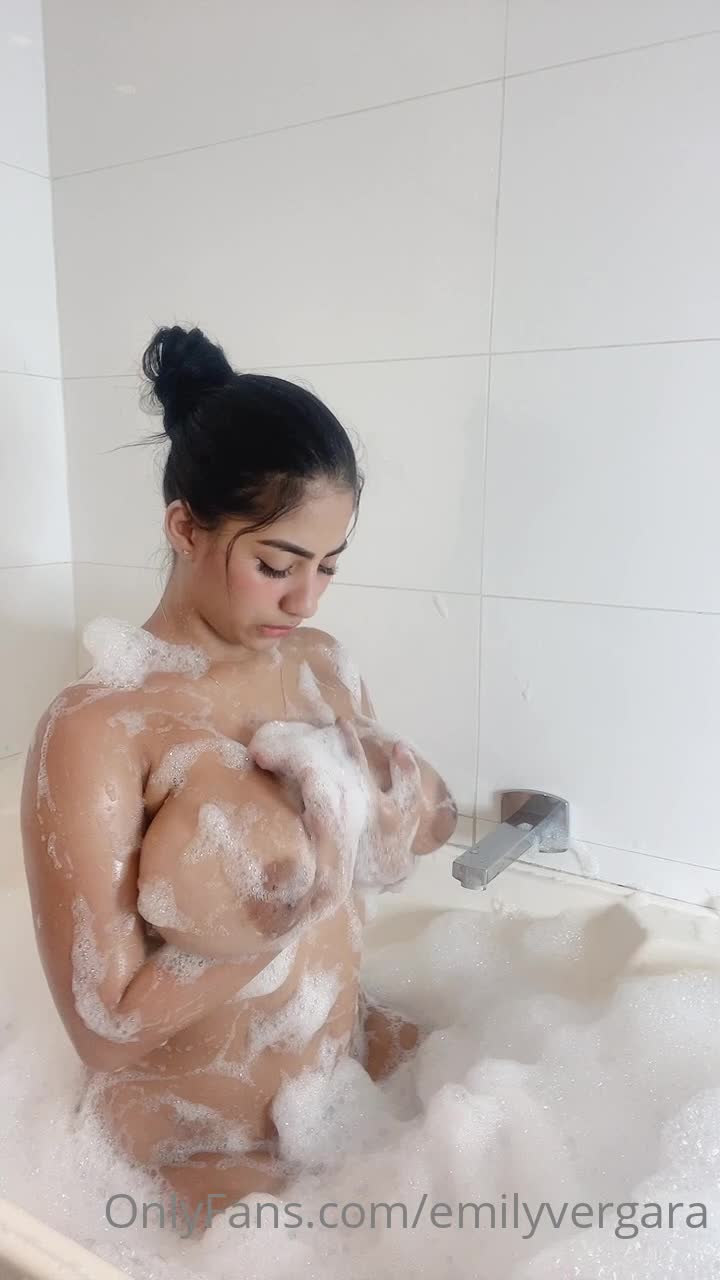 Video 949467 from bellagalindo / Bella Torres