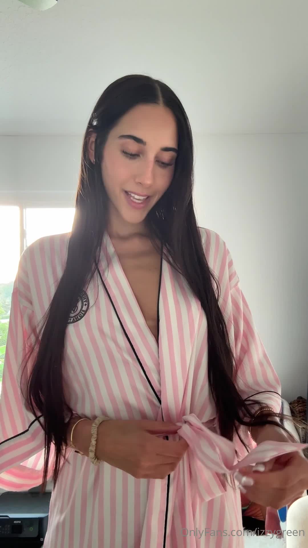 Video 954777 from Izzy Green | Lazybutnotwithyou