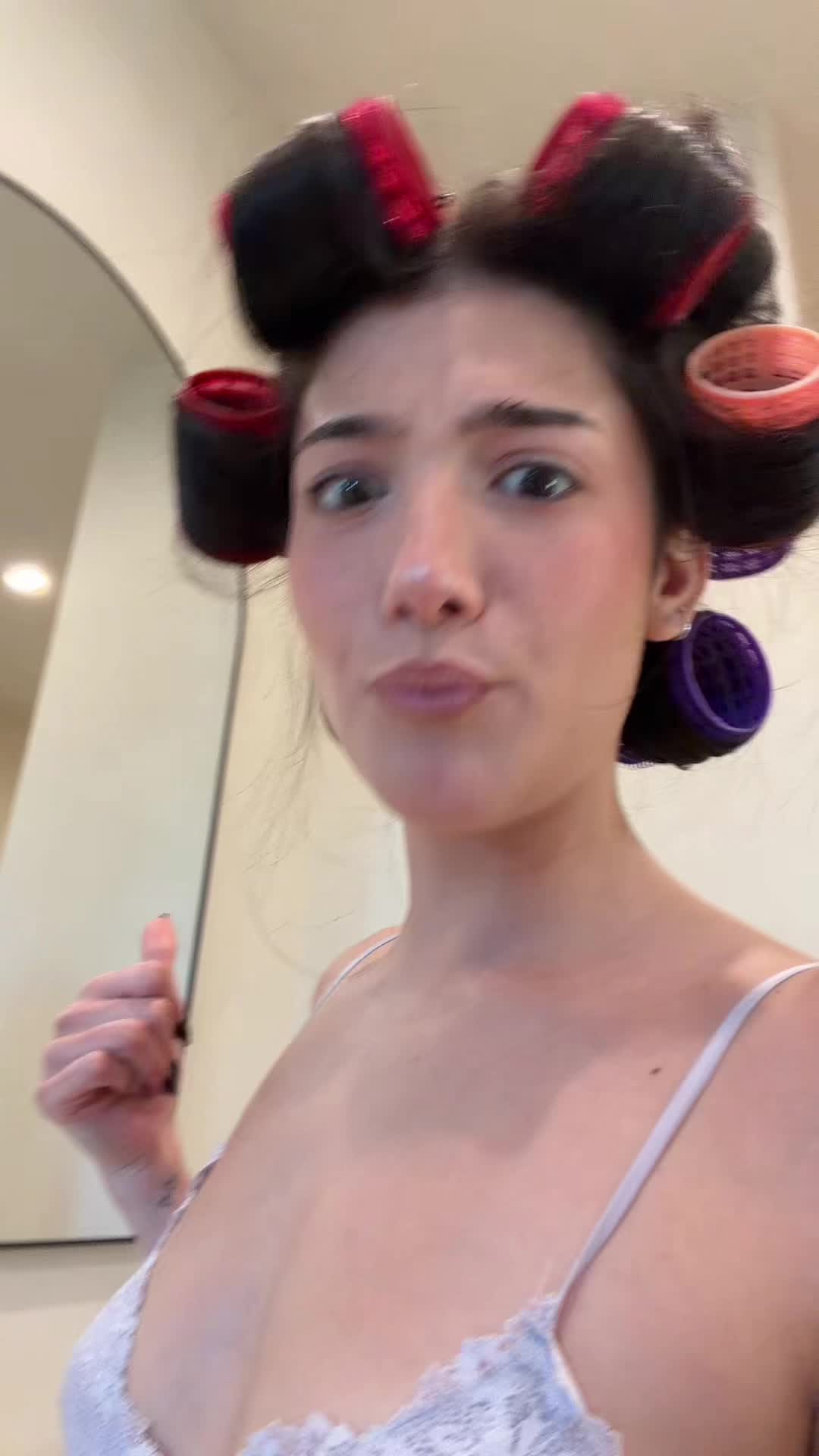 Video 958071 from Charli D'Amelio / Charli Damelio