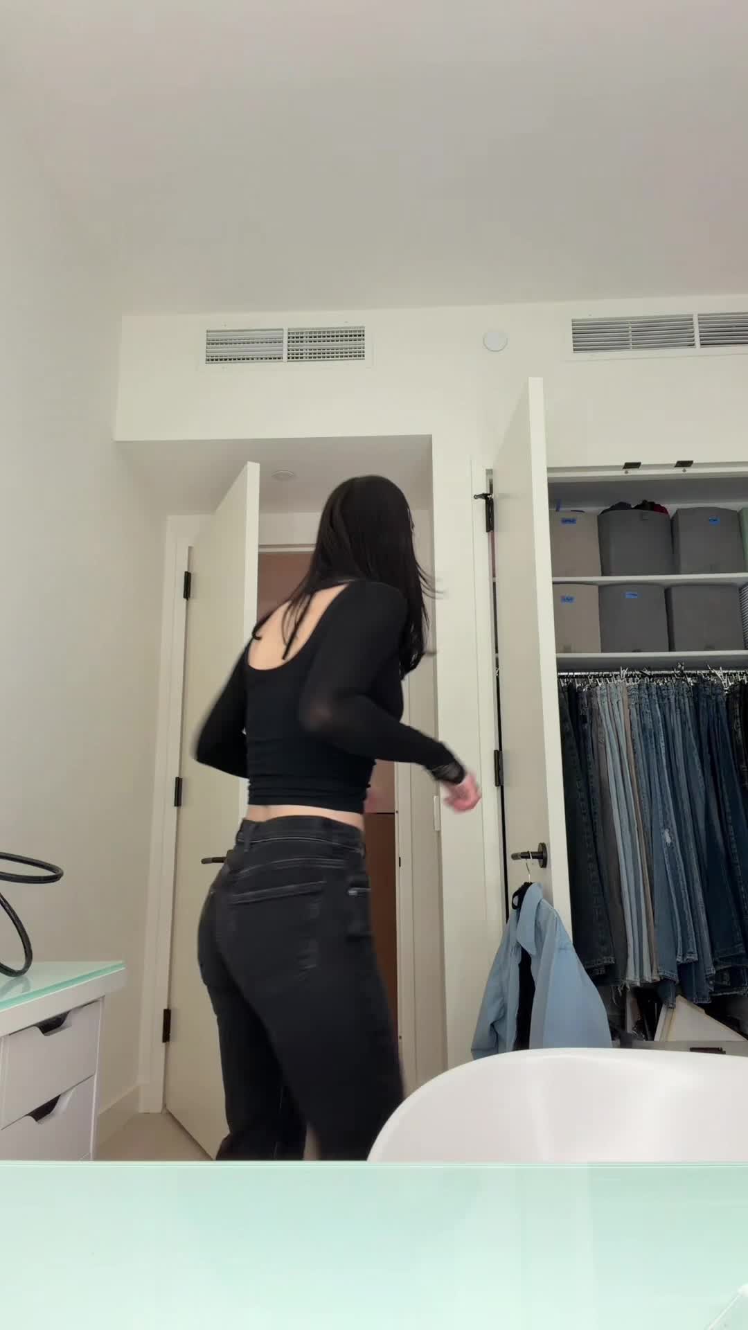 Video 958084 from Charli D'Amelio / Charli Damelio