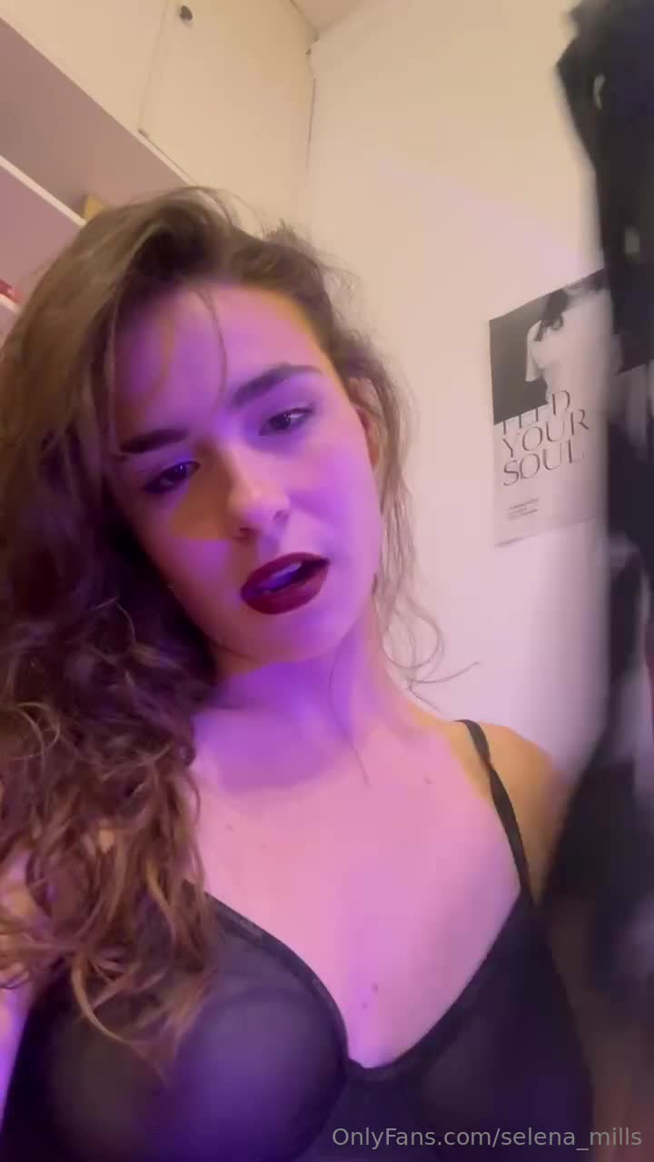 Video 1003980 from selena_mills