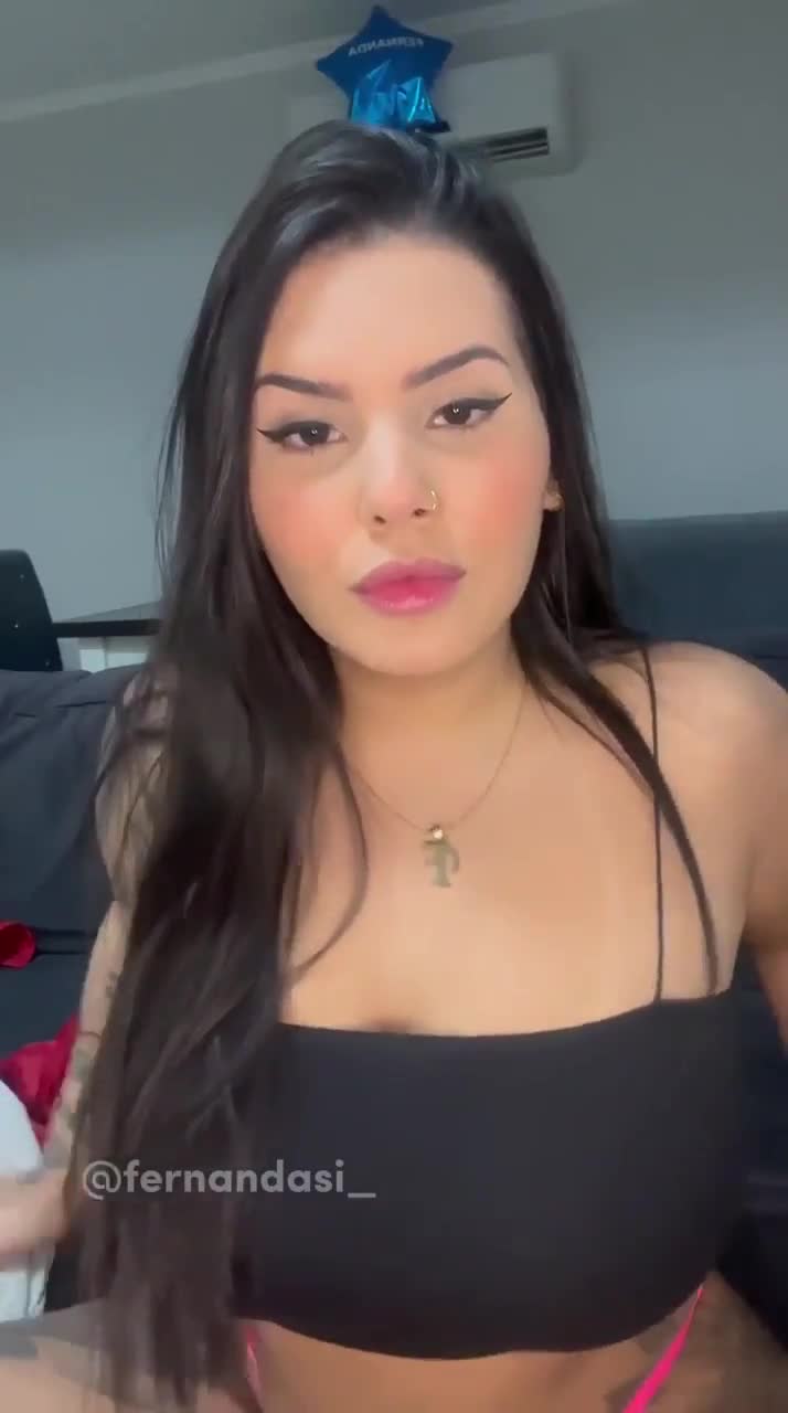 Video 1021658 from Fernanda Silveira | Sorrisinho