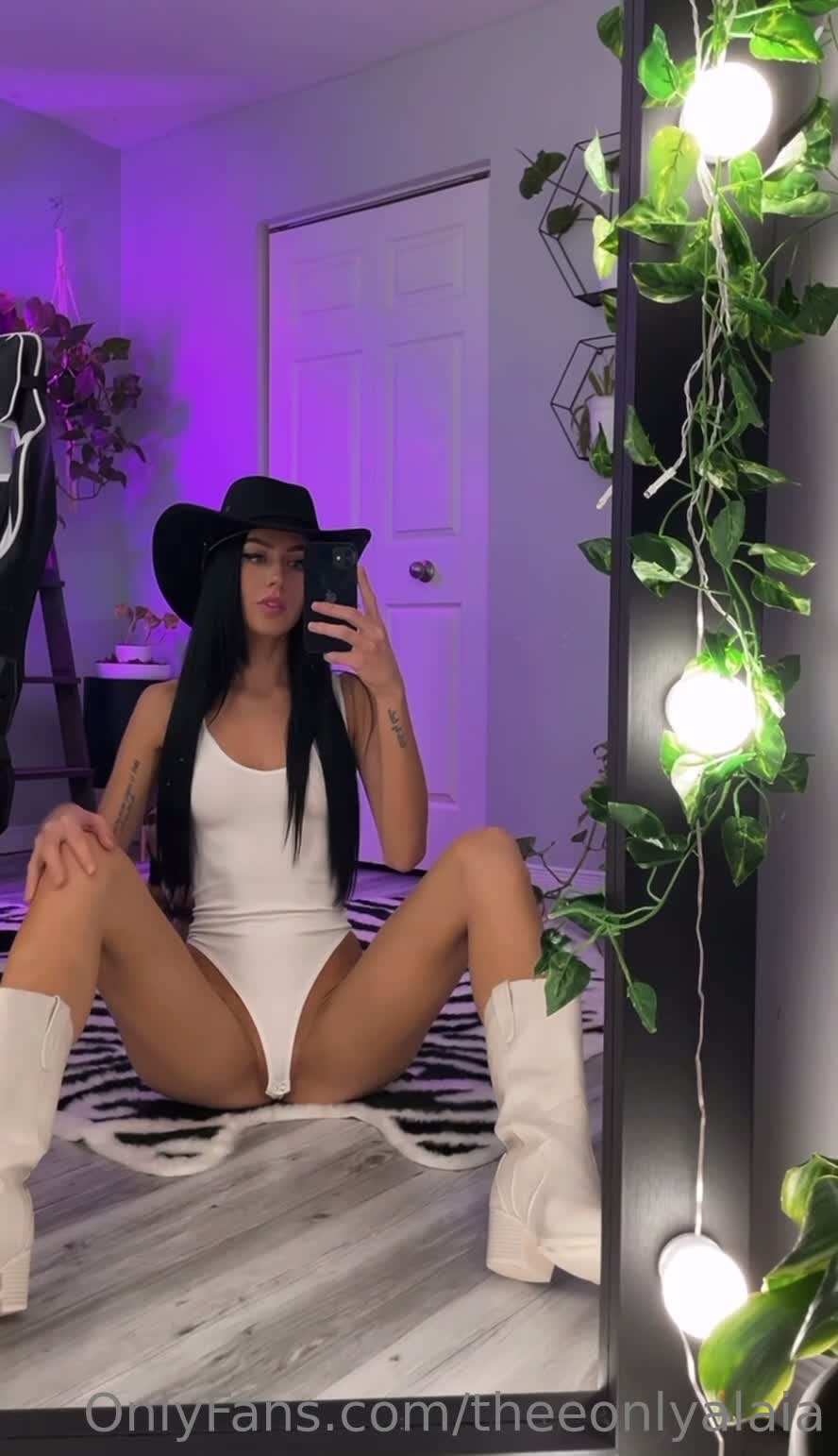 Video 1024919 from Alaiarosee / theeonlyalaia