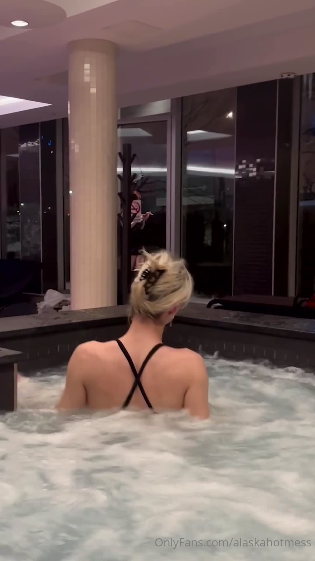 Video 1025543 from AlaskaHotmess | goddess-alaska