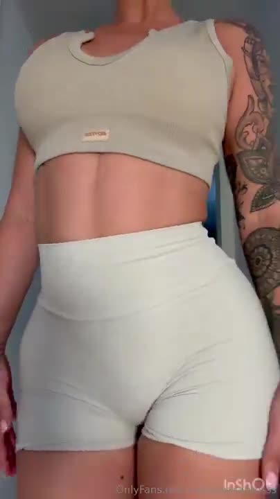 Video 1034635 from Savanna Santos / queen_rehm