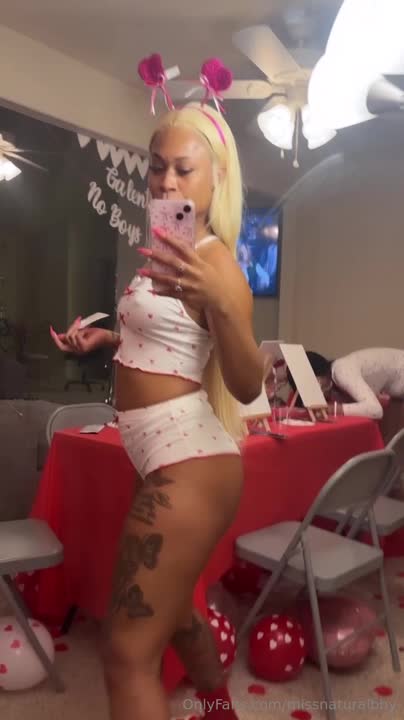 Video 1036549 from Official_liyahhh / missnaturalbby / thepollygirls