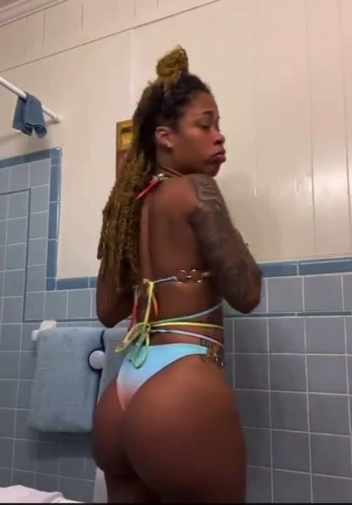 Video 1036569 from Official_liyahhh / missnaturalbby / thepollygirls