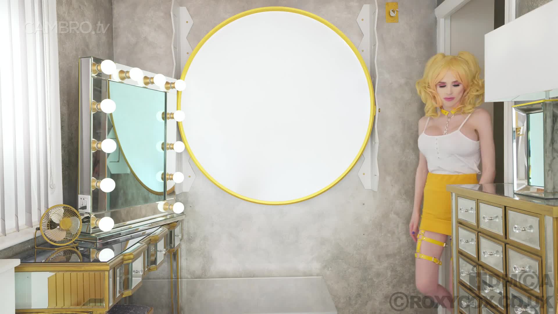 Video 1037922 from Roxy Cox