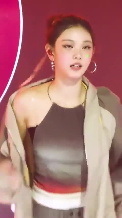 Video 1043522 from Haerin / NewJeans