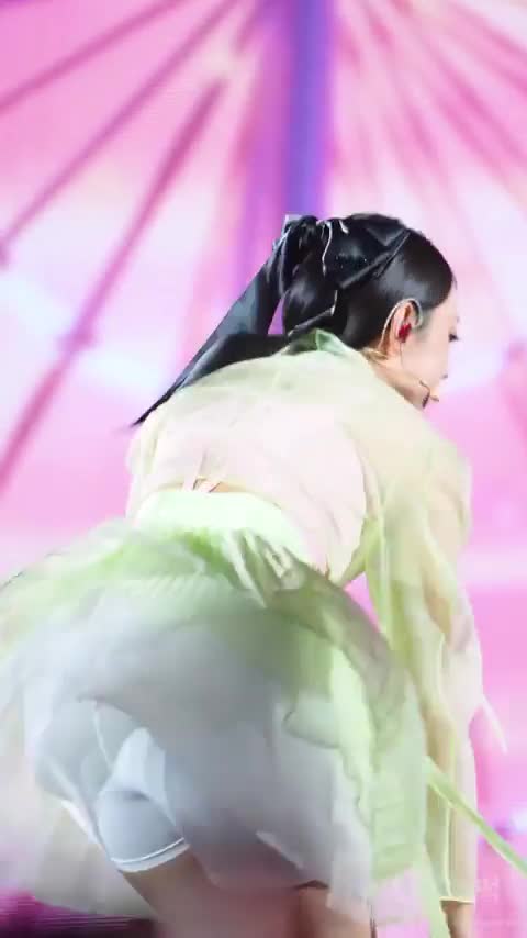 Video 1043525 from Haerin / NewJeans