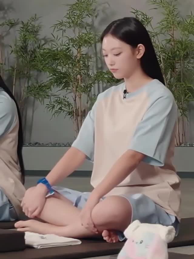 Video 1043715 from Haerin / NewJeans