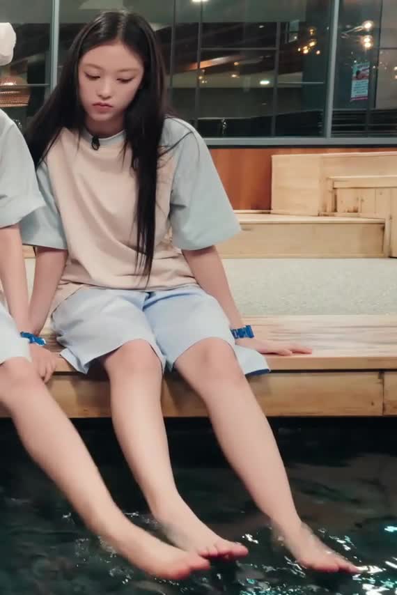 Video 1043716 from Haerin / NewJeans