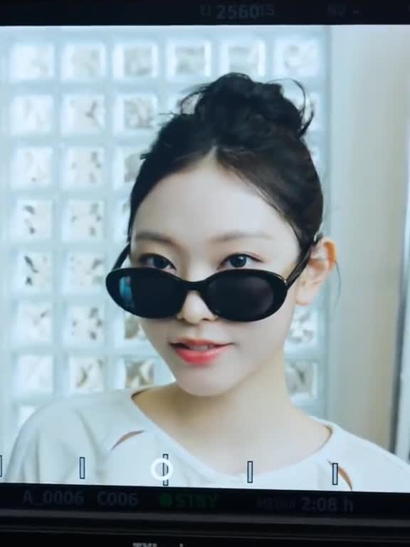 Video 1043714 from Haerin / NewJeans