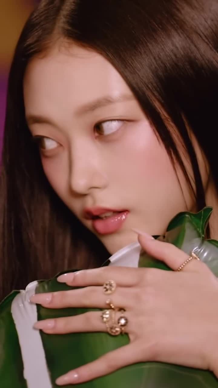 Video 1043717 from Haerin / NewJeans