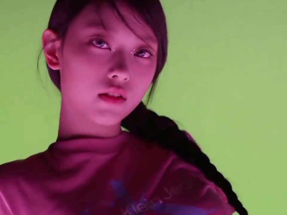 Video 1044482 from Haerin / NewJeans