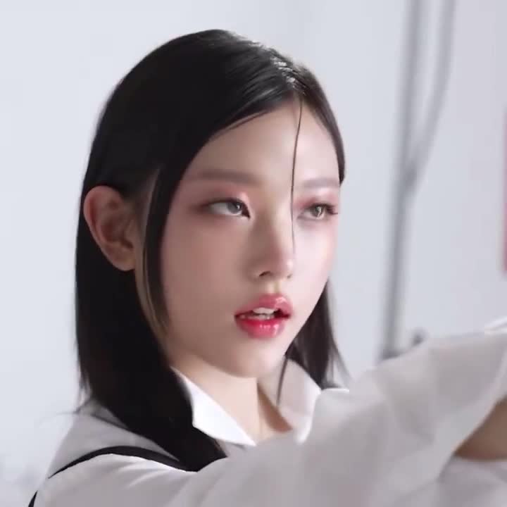 Video 1044485 from Haerin / NewJeans