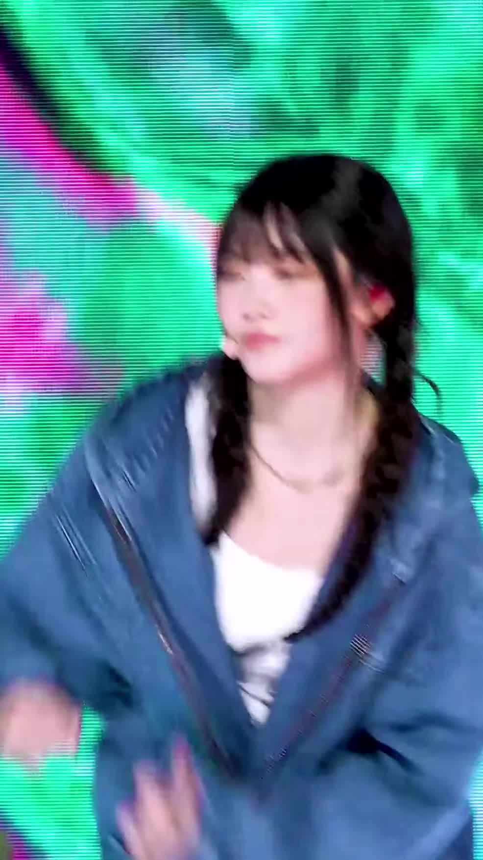 Video 1044481 from Haerin / NewJeans