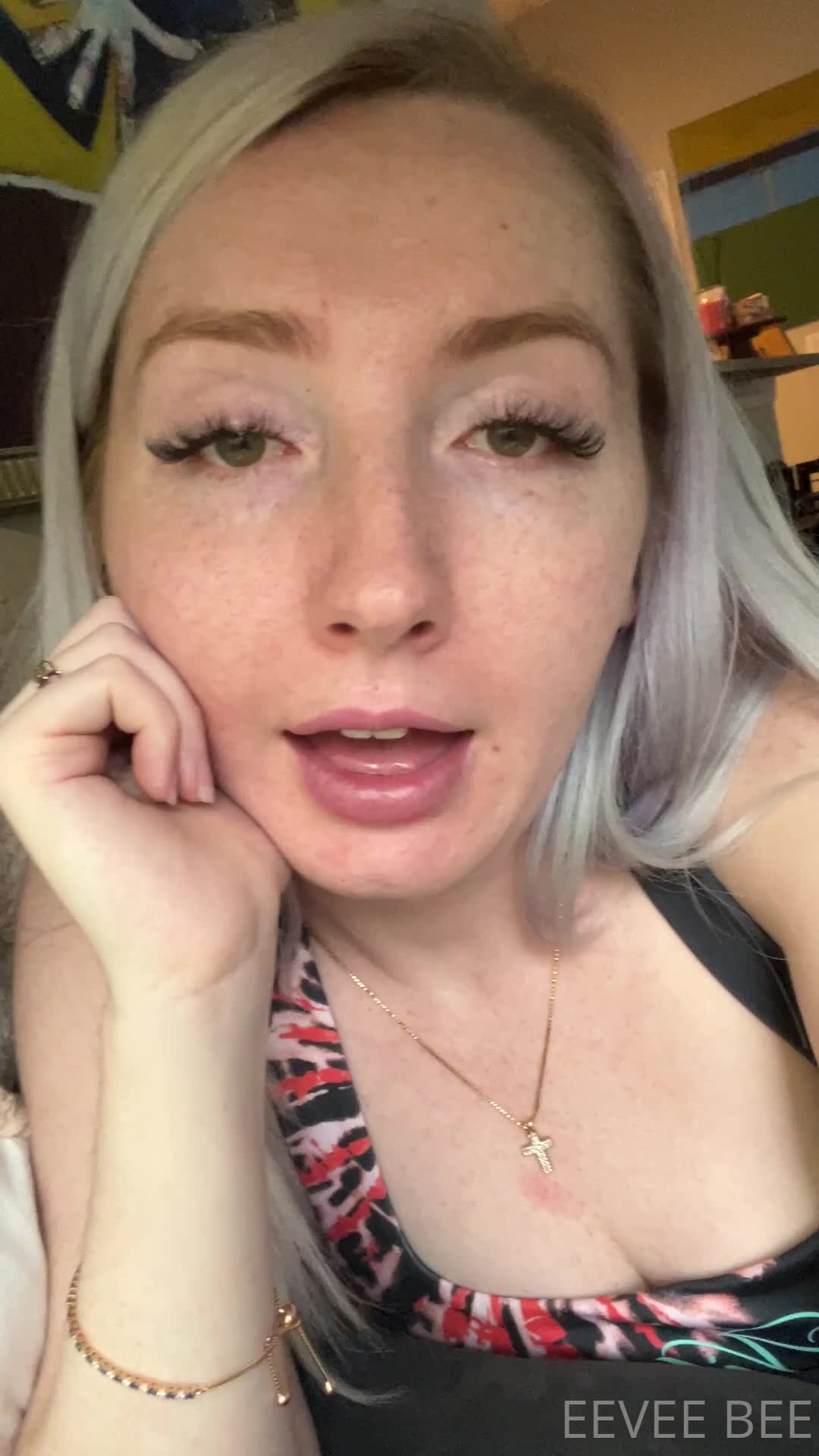Video 1044712 from Eevee Bee