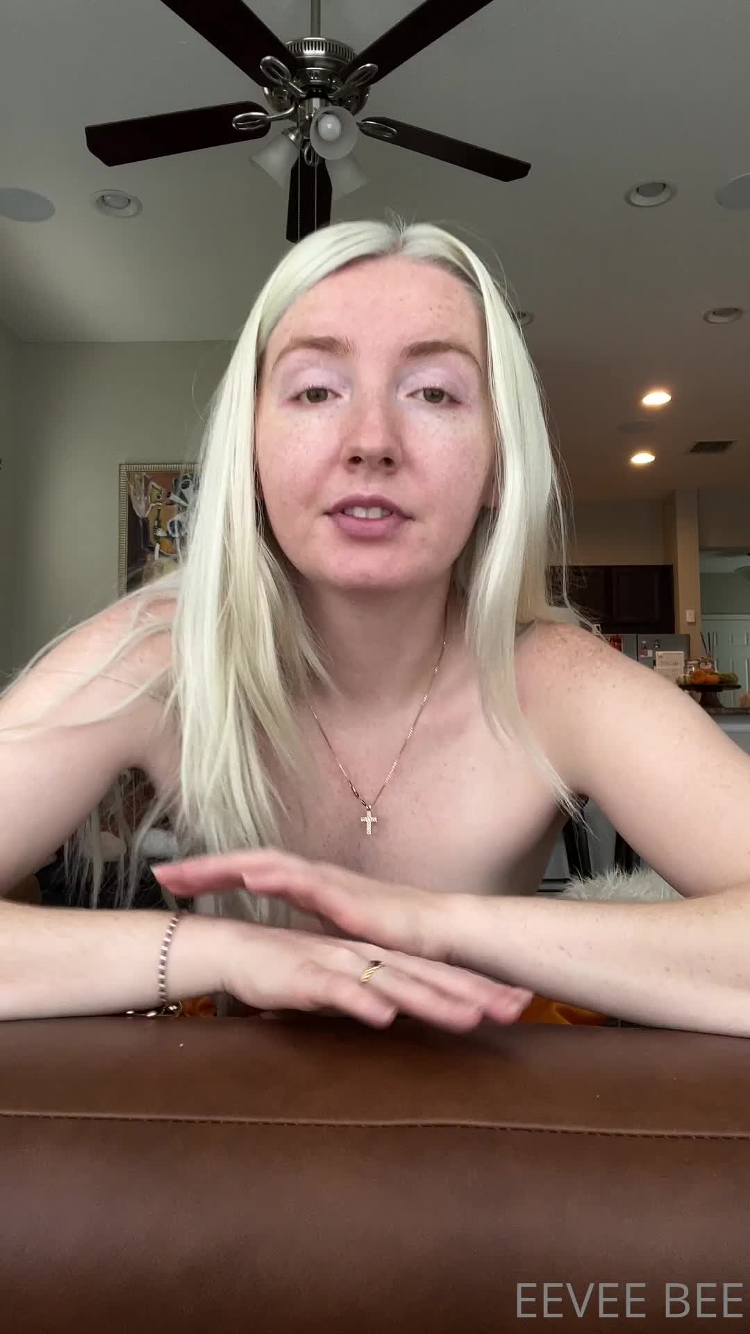 Video 1044886 from Eevee Bee