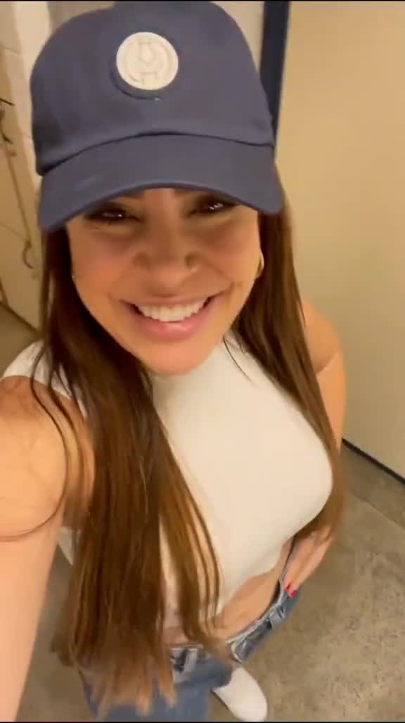 Video 1048147 from Naiara Azevedo