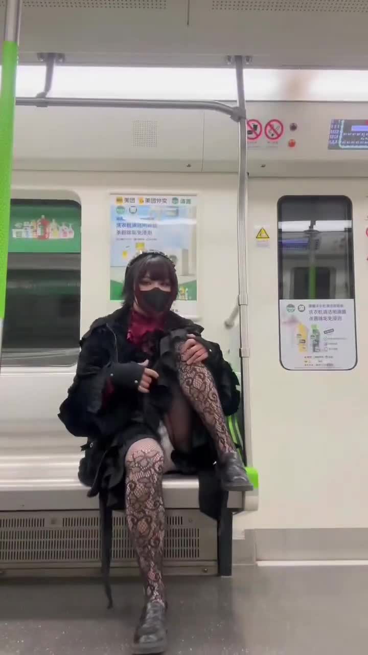 Video 1048233 from QingNingJiang | maomijiang