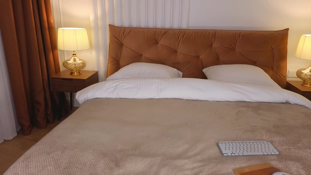 Video 1049415 from Roxleey