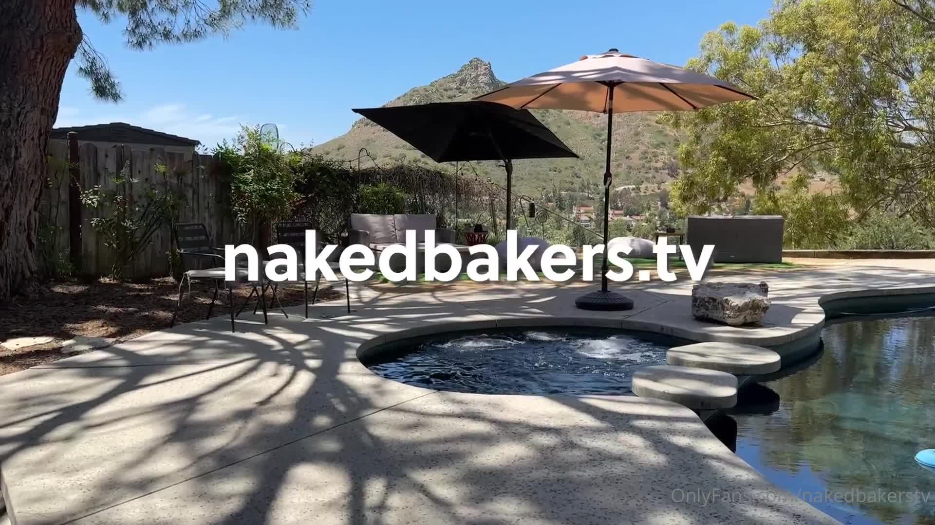 Video 1051991 from Naked Bakers