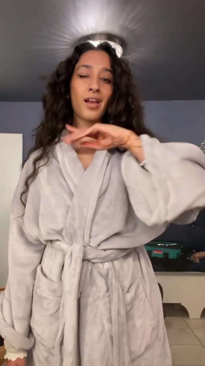 Video 1053735 from Raveena