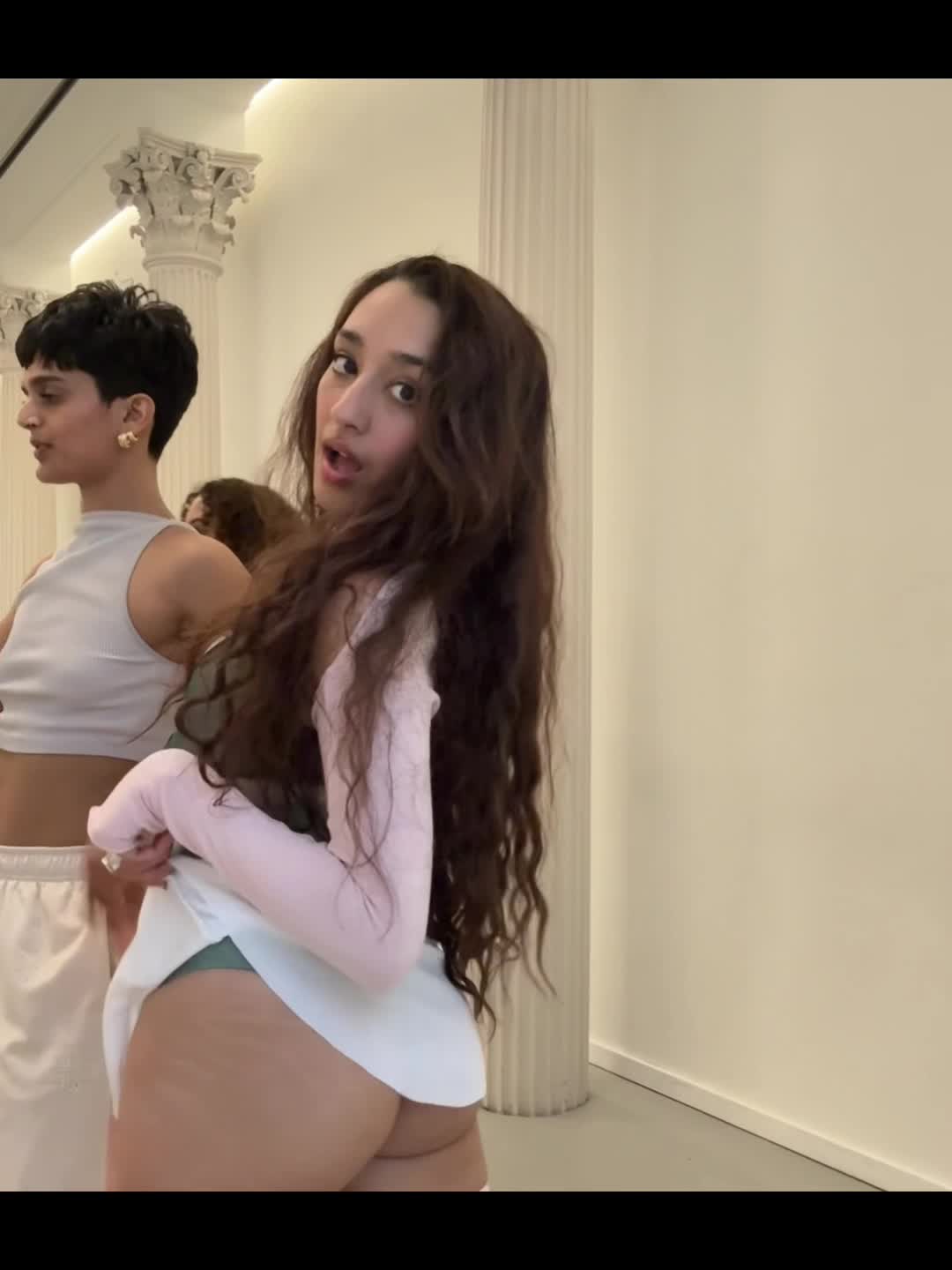 Video 1053738 from Raveena