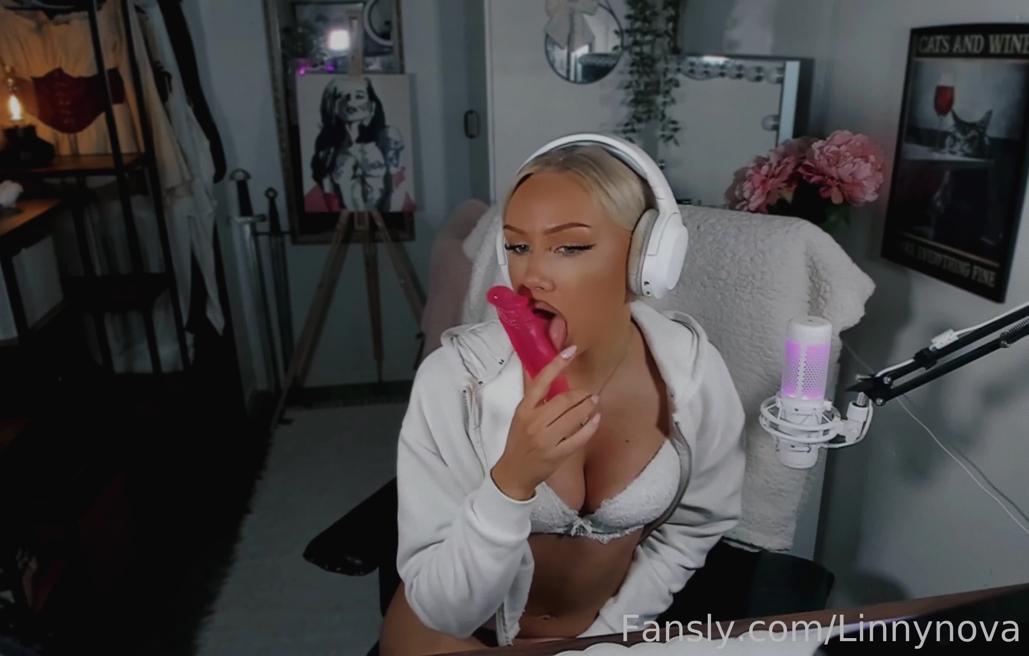 Video 1057589 from Swedish Linnea