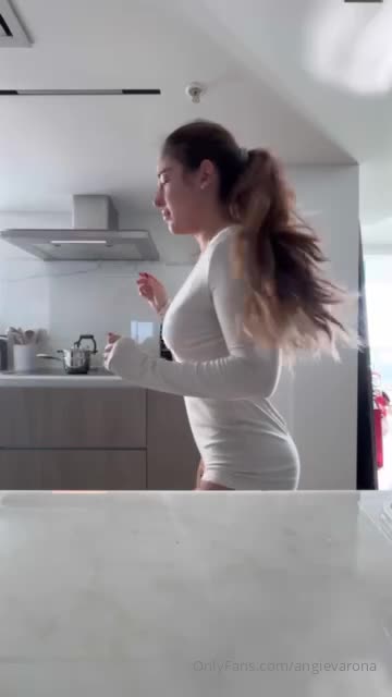 Video 1057957 from Angie Varona