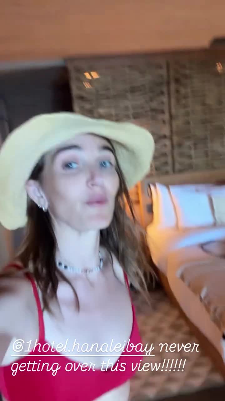 Video 1125278 from Chloe Fineman