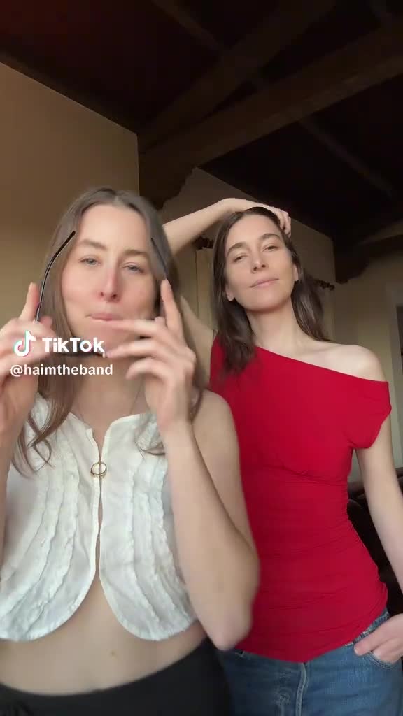 Video 1125396 from Haim Sisters