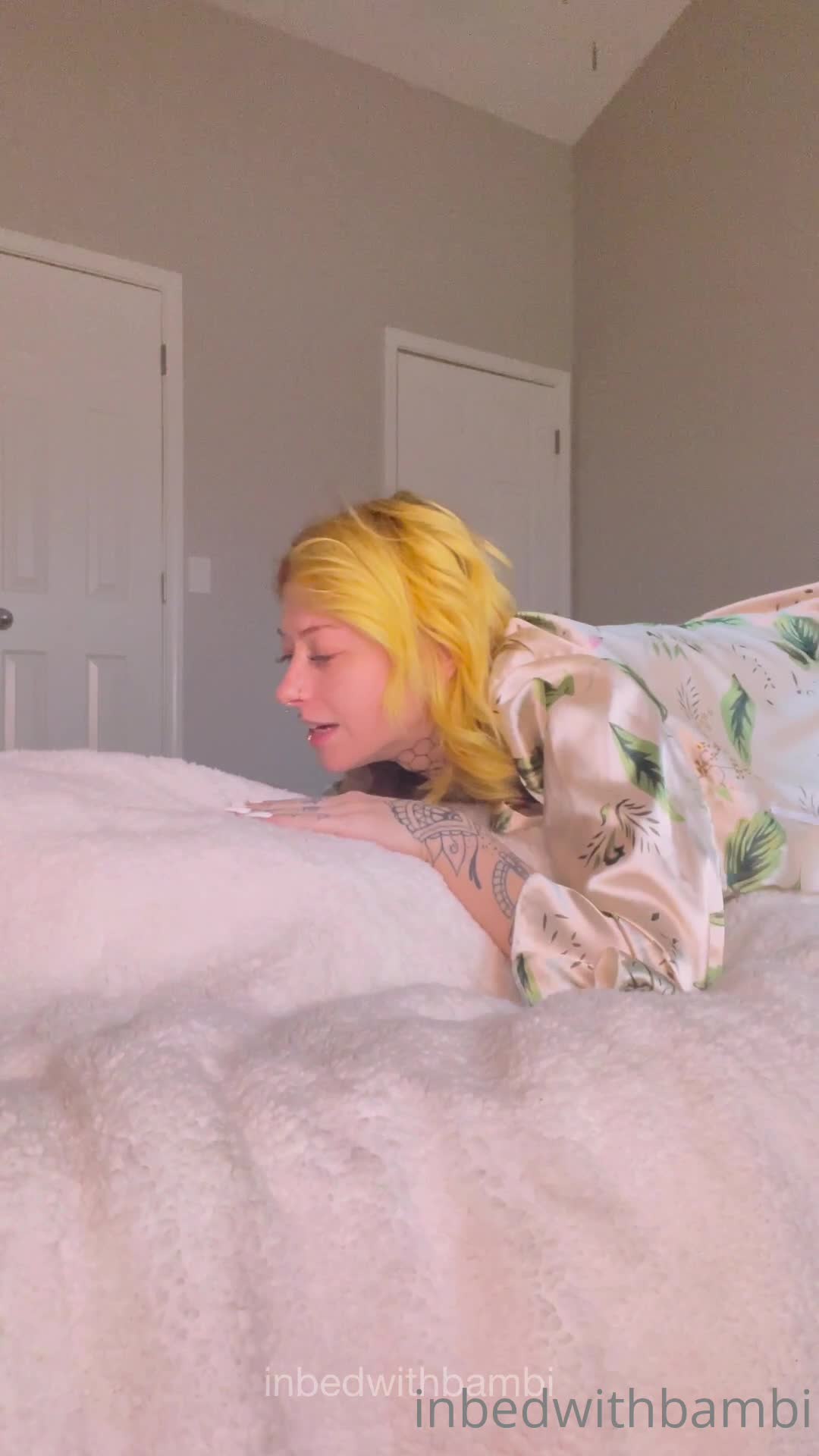 Video 1127855 from Inbedwithbambi - Eucalyptuslut - Nakedrainbows - BJLovingBambi