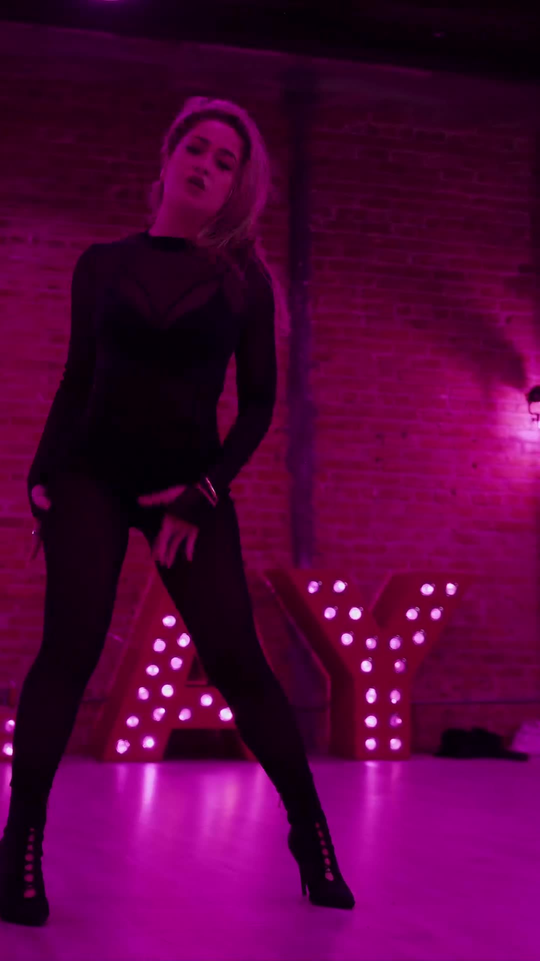 Video 1127932 from Scarlet Aviram