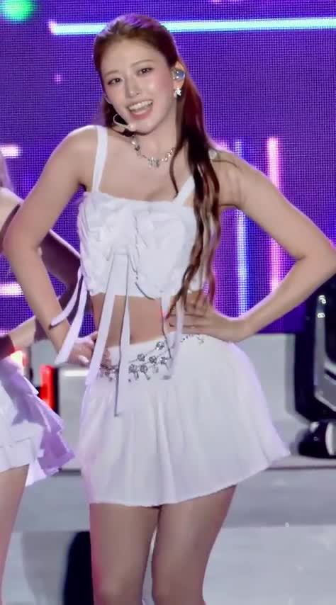 Video 1132433 from An Yujin 안유진 | YUJIN